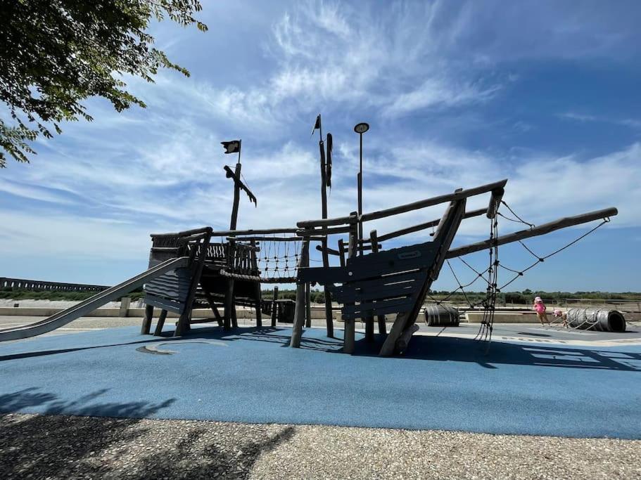 Charentaise 6-8 Personnes Avec Piscine Villa Tonnay-Charente Dış mekan fotoğraf